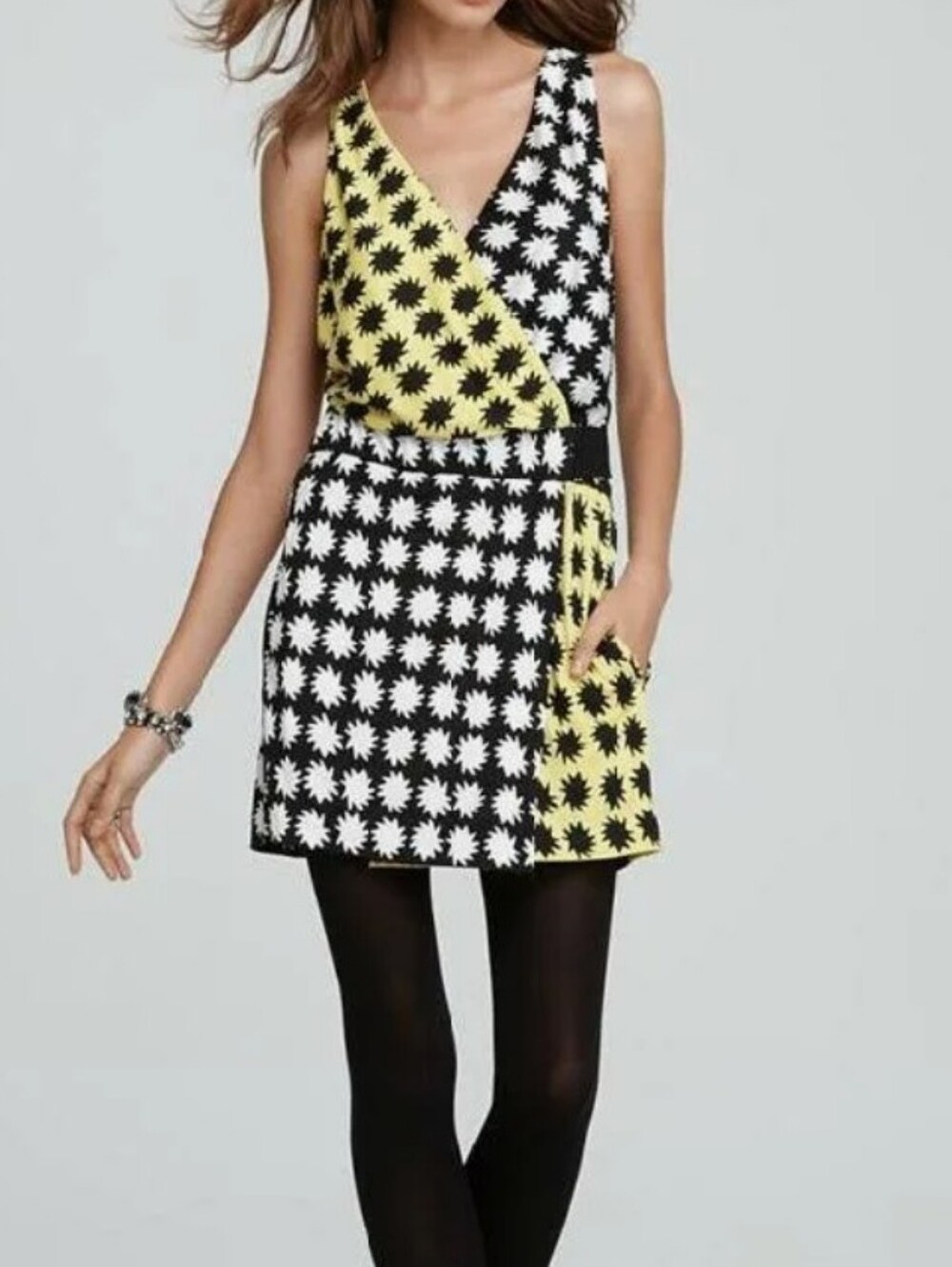 Diane Von Furstenberg Moriko V-Neck Print Dress 4 US, 100% silk